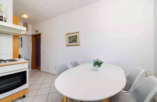 Novi Vinodolski Apartment | Holiday apartment with balcony