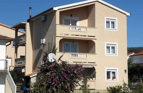 Barbat na Rabu Apartment | Holiday apartment 50 m from the Adriatic