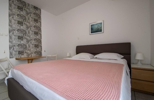 Susica Apartment | Holiday apartment Betina for 1 - 2 persons with 1 bedroom - Holiday apartment