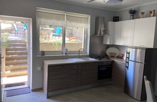 Jadranovo Apartment | Holiday apartment First row to the sea