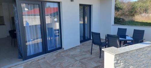 Supetarska Draga Apartment | Holiday apartments Cecilija