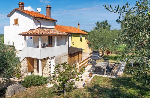 Vardica Apartment | Holiday apartment in a quiet neighbourhood near Umag