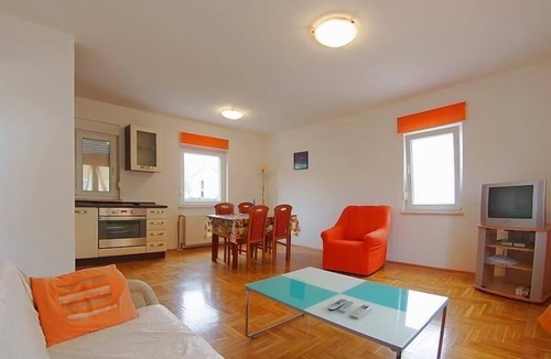 Medulin Apartment | Holiday Apartment in Medulin with Terrace