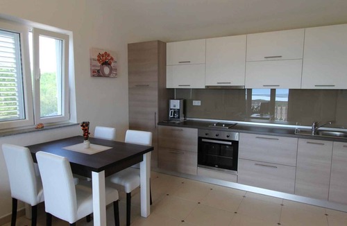Malinska Apartment | Holiday apartment mit Balkon und Meerblick