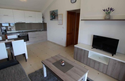 Malinska Apartment | Holiday apartment mit Balkon und Meerblick