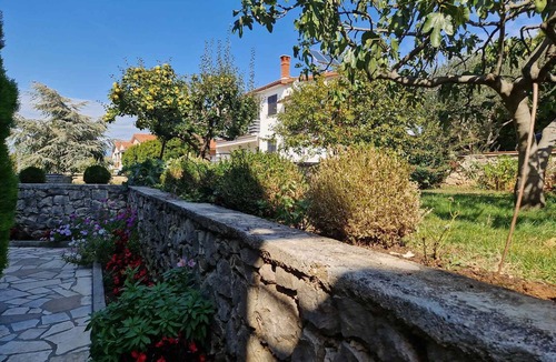 Strmac Apartment | Holiday apartment mit Klimaanlage und Terrasse