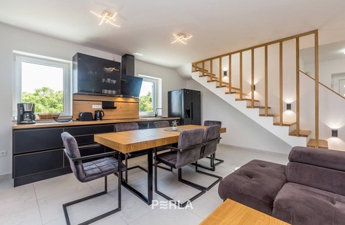 Nerezine Apartment | Holiday apartment NAYA with large heated pool (50m2) in Nerezine, beautiful beach with crystal-clear sea
