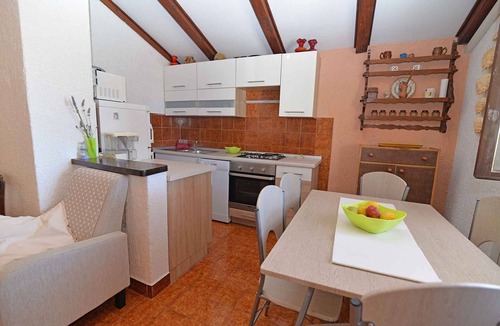Cove Murtar Apartment | Holiday apartment with balcony