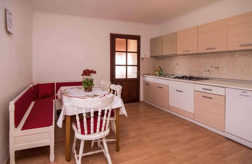 Veli Losinj Apartment | Holiday apartment with barbecue