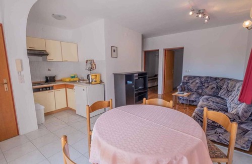 Jadranovo Apartment | Holiday apartment with sea view and air conditioning