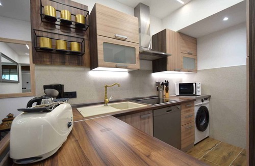 Milcetici Apartment | Holiday apartment with balcony