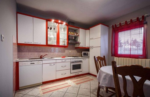 Palit Apartment | Holiday apartment with terrace and air conditioning