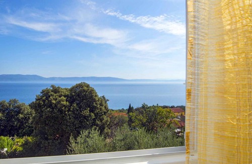 Ravni Apartment | Holiday apartment with balcony and sea view