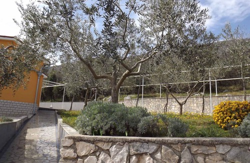 Ravni Apartment | Holiday apartment with 3 terraces and sea view
