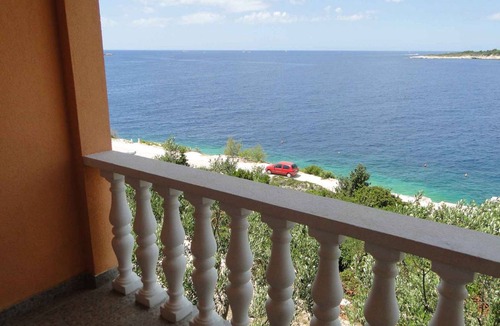 Sevid Apartment | Holiday apartment with sea view 50 m from the beach
