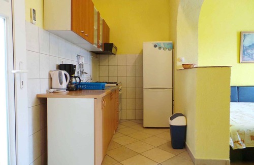 Rab Town Apartment | Holiday apartment with air conditioning and sea view