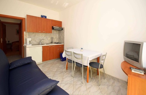 Silo Apartment | Holiday apartment with air conditioning, Adriatic Sea at only 10 m