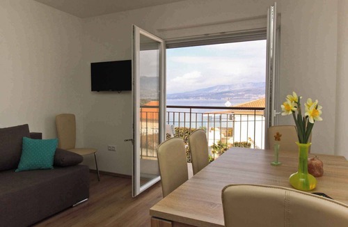 Silo Apartment | Holiday apartment with air conditioning, 50 m from the sandy beach, sea view
