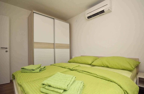 Silo Apartment | Holiday apartment with air conditioning, 50 m from the sandy beach, sea view