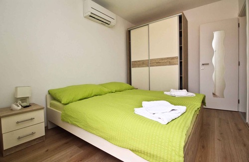 Silo Apartment | Holiday apartment with air conditioning, 50 m from the sandy beach, sea view