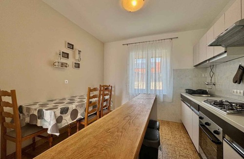 Krk Apartment | Holiday apartment with air conditioning, balcony and barbecue facilities