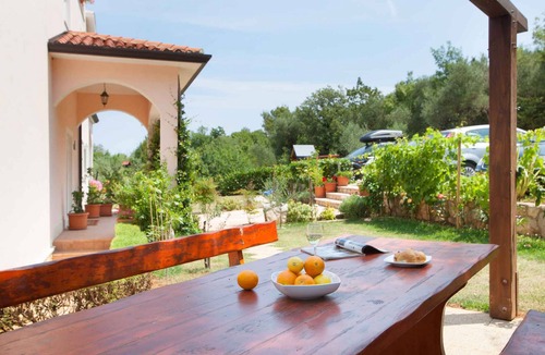 Drenje Apartment | Holiday apartment with barbecue