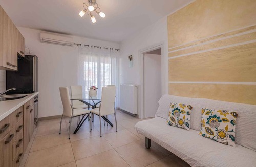 Porat Apartment | Holiday apartment with balcony