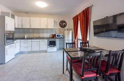 Selce Apartment | Holiday apartment with balcony and sea view