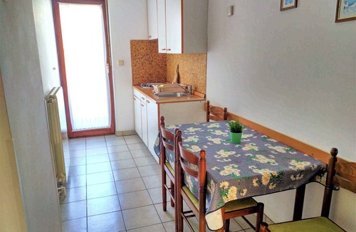 Krk Apartment | Holiday apartment with balcony, barbecue, garden, and Wi-Fi