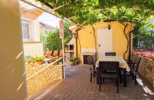 Silo Apartment | Holiday apartment with barbecue facilities and pool