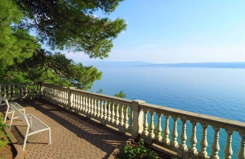 Dramalj Apartment | Holiday apartment with pool and sea view