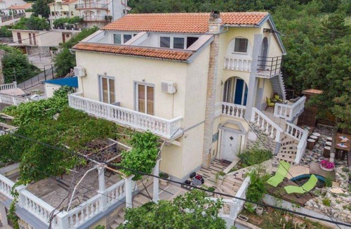Klanfari Apartment | Holiday apartment with a view and climate