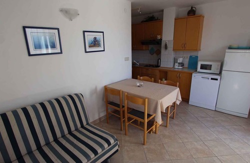 Tribulje Apartment | Holiday apartment with balcony and barbecue