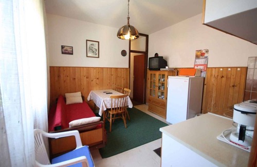 Malinska Apartment | Holiday apartment with air conditioning and balcony