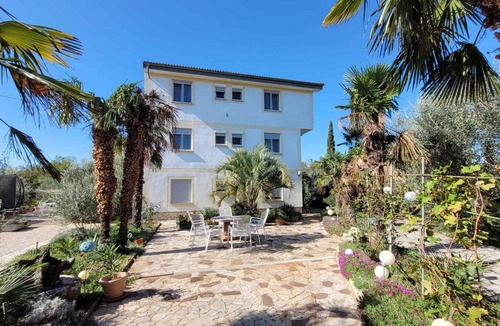 Milovcici Apartment | Holiday apartment with balcony and one bedroom