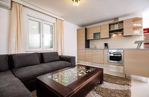 Icici Apartment | Holiday apartment with sea view
