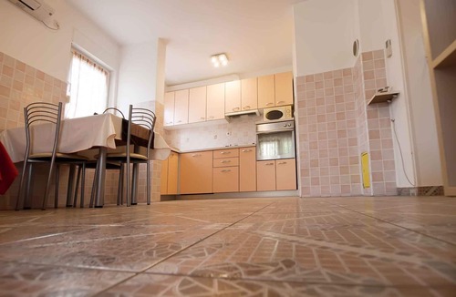 Vinkuran Apartment | Holiday apartment with terrace