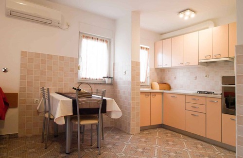 Vinkuran Apartment | Holiday apartment with terrace