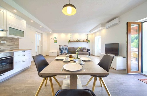Zidarici Apartment | Holiday apartment with terrace and Internet