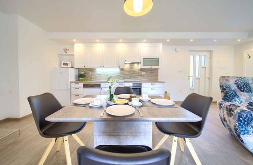 Zidarici Apartment | Holiday apartment with terrace and Internet