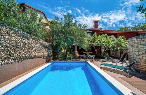 Krnica Apartment | Holiday apartment with pool and air conditioning