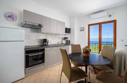 Drenje Apartment | Holiday apartment with swimming pool, sauna and whirlpool