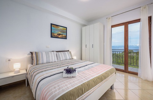 Drenje Apartment | Holiday apartment with sea view, swimming pool and hot tub