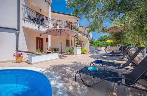 Drenje Apartment | Holiday apartment with sea view