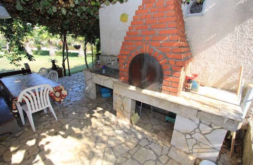 Pomer Apartment | Holiday apartment with sea view