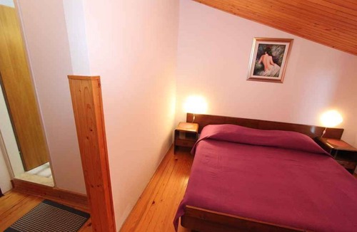 Pomer Apartment | Holiday apartment with sea view
