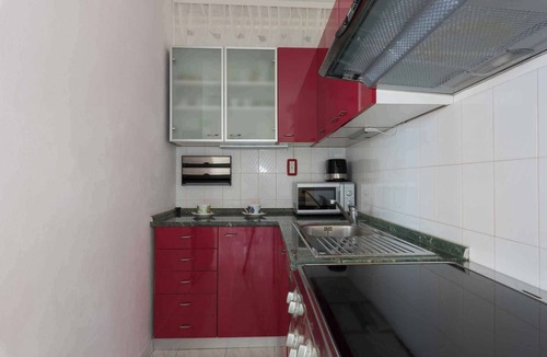 Ravni Apartment | Holiday apartment with sea view and barbecue facilities