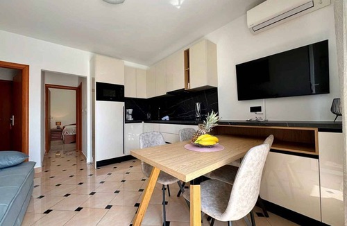Silo Apartment | Holiday apartment with sea view 20 m from the coast