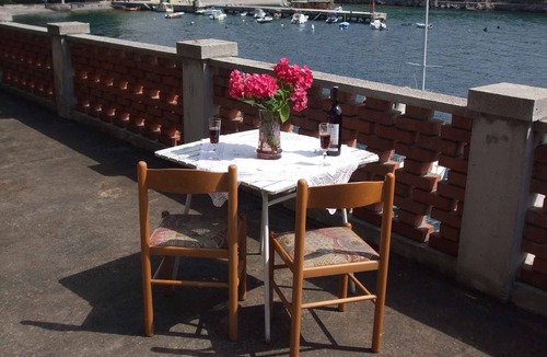 Ika Apartment | Holiday apartment with sea view