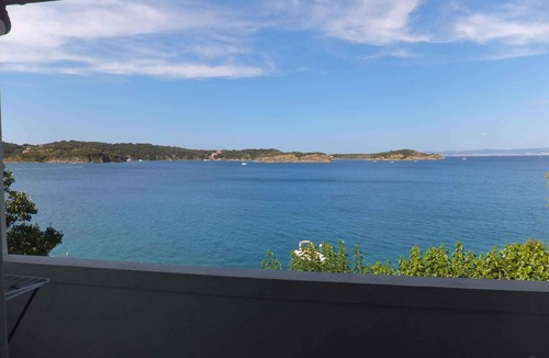 Supetarska Draga Apartment | Holiday apartment with sea view